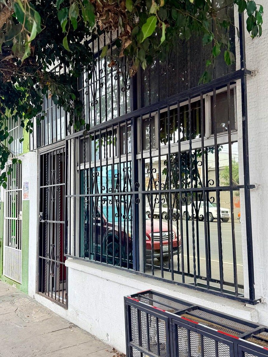 RENT // OFFICES or LOCAL IN DOWNTOWN AREA, TIJUANA, photo 1 of 6