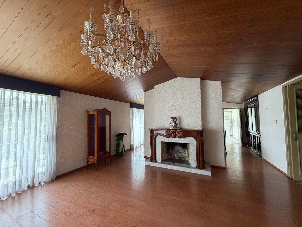 Sala con chimenea, foto 6 de 23