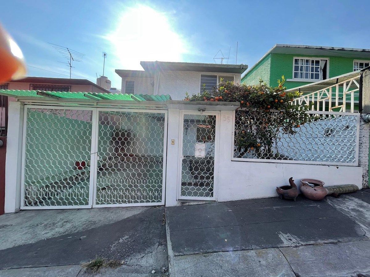 Fachada, photo 1 of 11