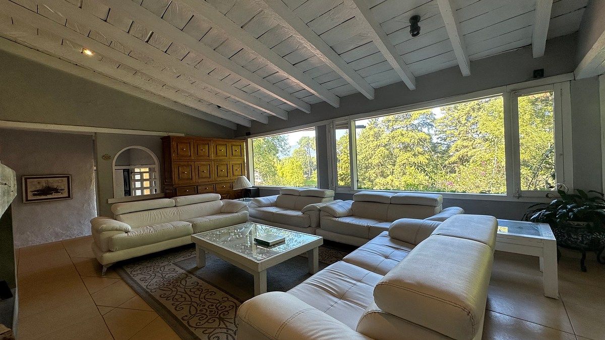 Residencia con Arquitectura Tradicional en Renta, foto 1 de 16