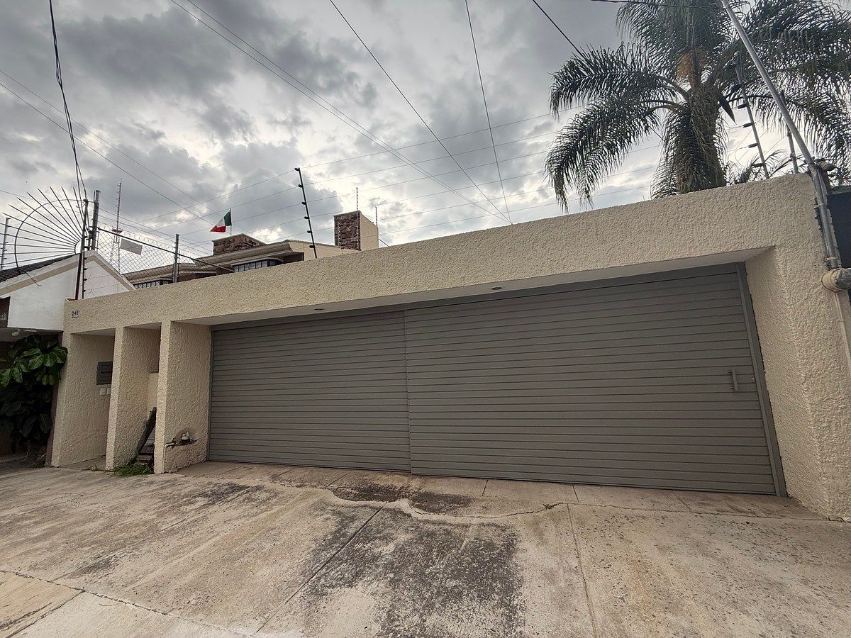 Venta de Casa  Jardines Vallarta, Zapopan, foto 1 de 21