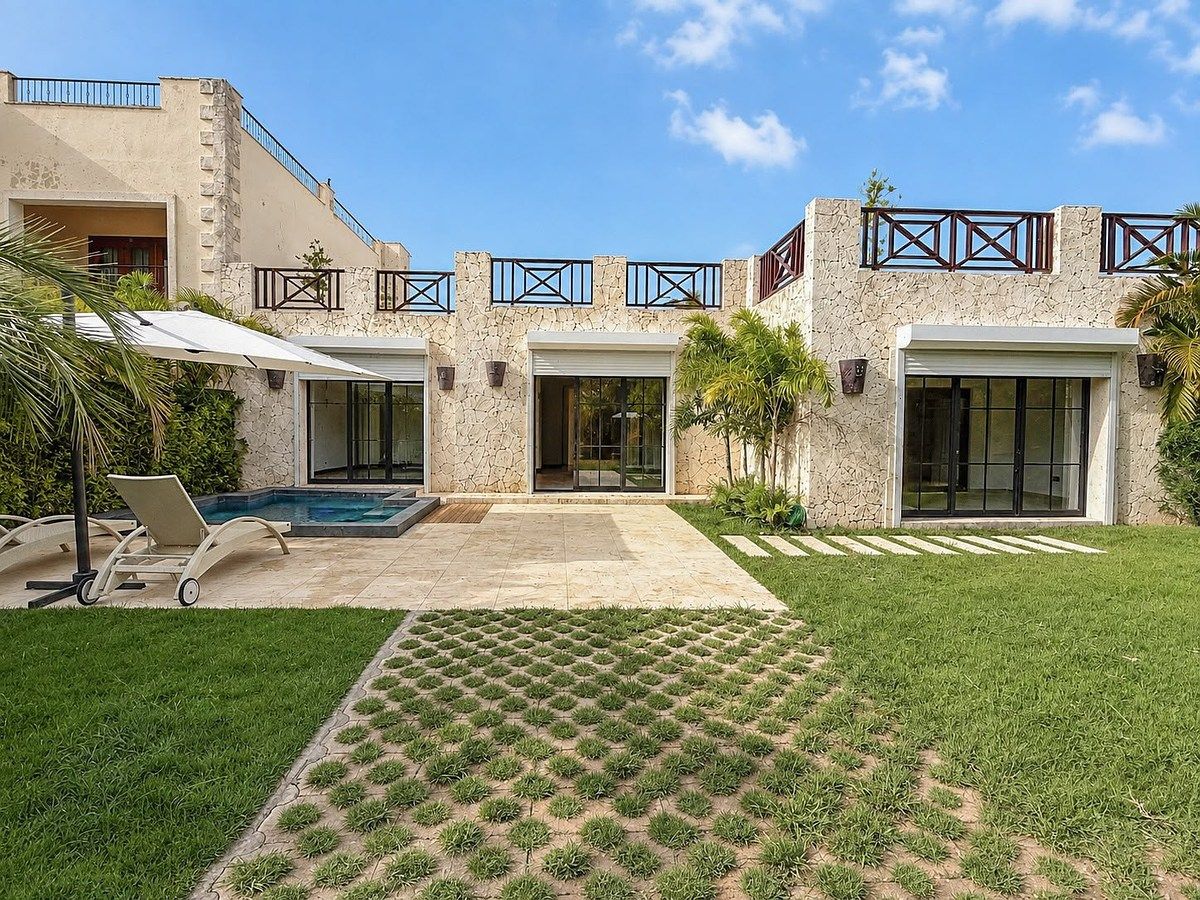 EXCLUSIVO APARTAMENTO DE 2 HABITACIONES, COMPLETAMENTE REMODELADO EN CAP CANA., foto 1 de 7