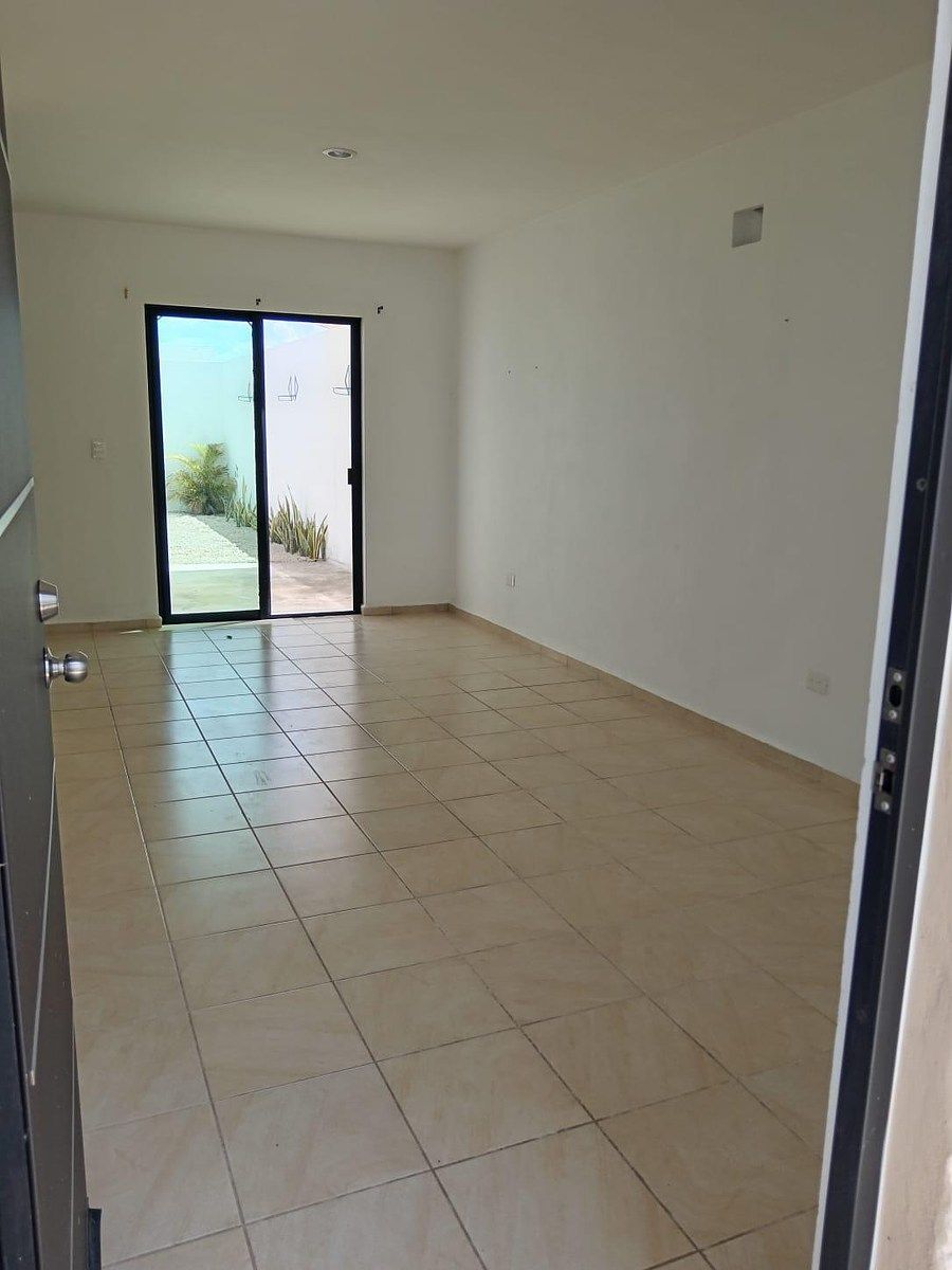 House in Gated Community in Caucel, Mérida, photo 3 of 16
