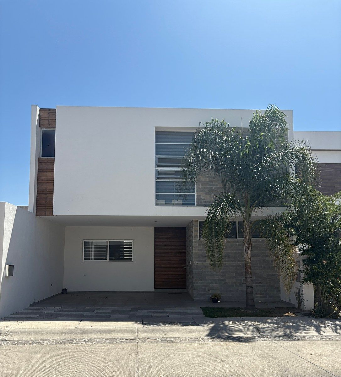 Casa en RENTA en Loretta 1, foto 1 de 15