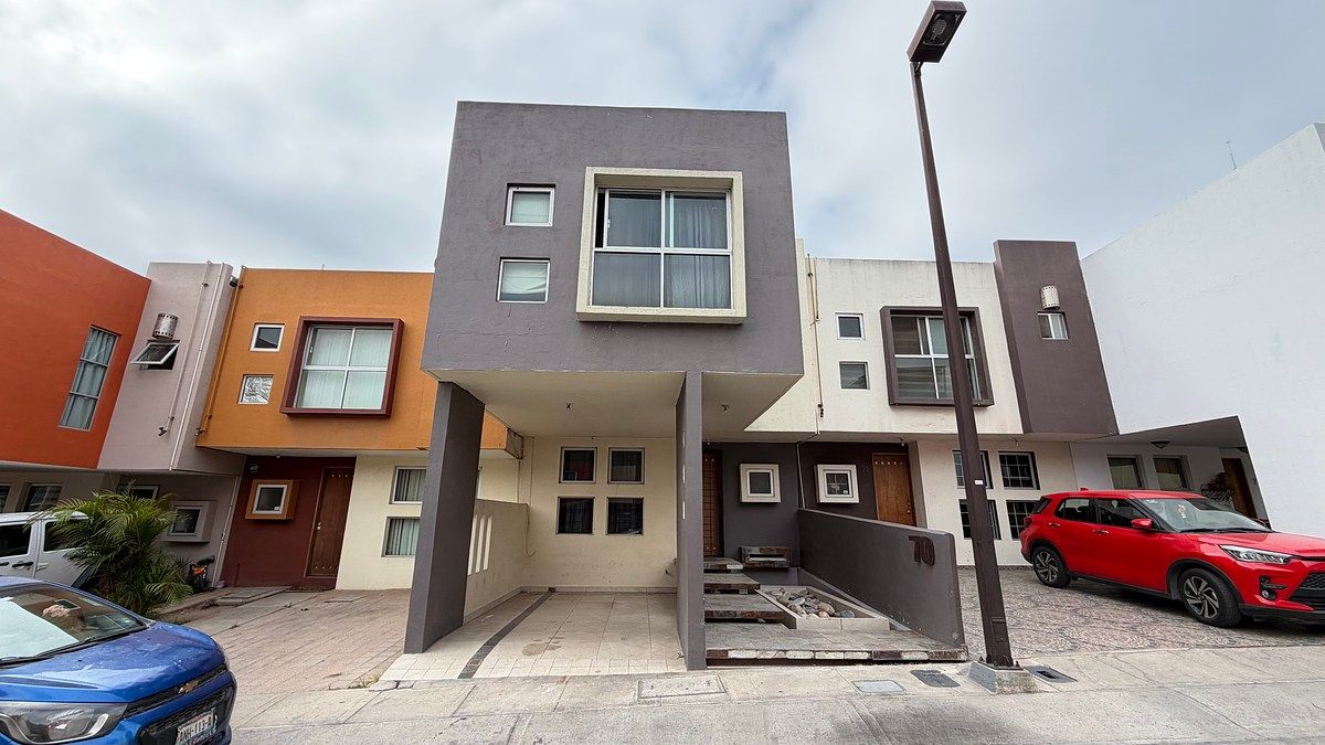 House in Gated Community in El Lago, Tijuana, photo 3 of 17