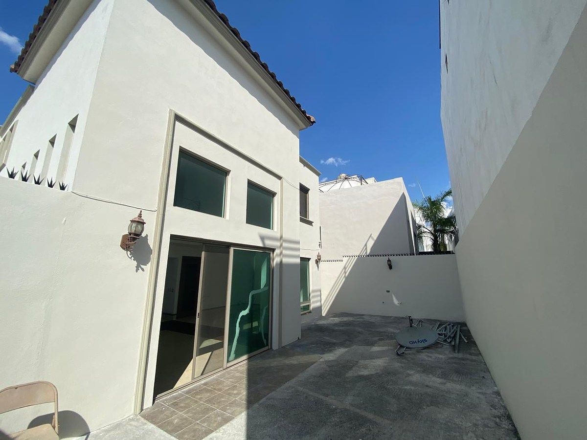 House in Cumbres Elite 8vo Sector, Monterrey, photo 6 of 17