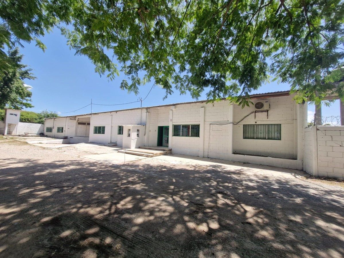 Se Renta Bodega en Juan Crispín, foto 1 de 10