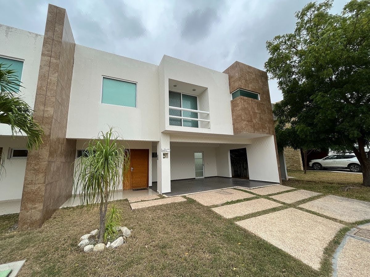 CASA EN RENTA EN SAN PATRICIO