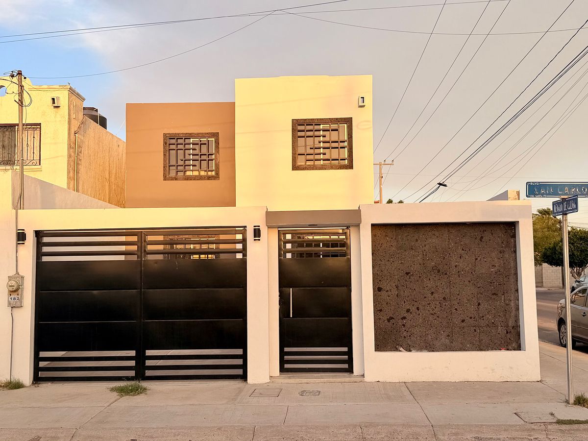 AMPLIA CASA EN RENTA EN SANTA FE, foto 1 de 27
