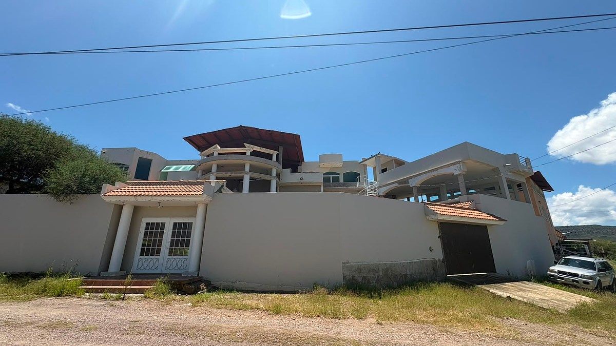 Casa en La Ferreria (Cuatro de Octubre), Durango, foto 2 de 32