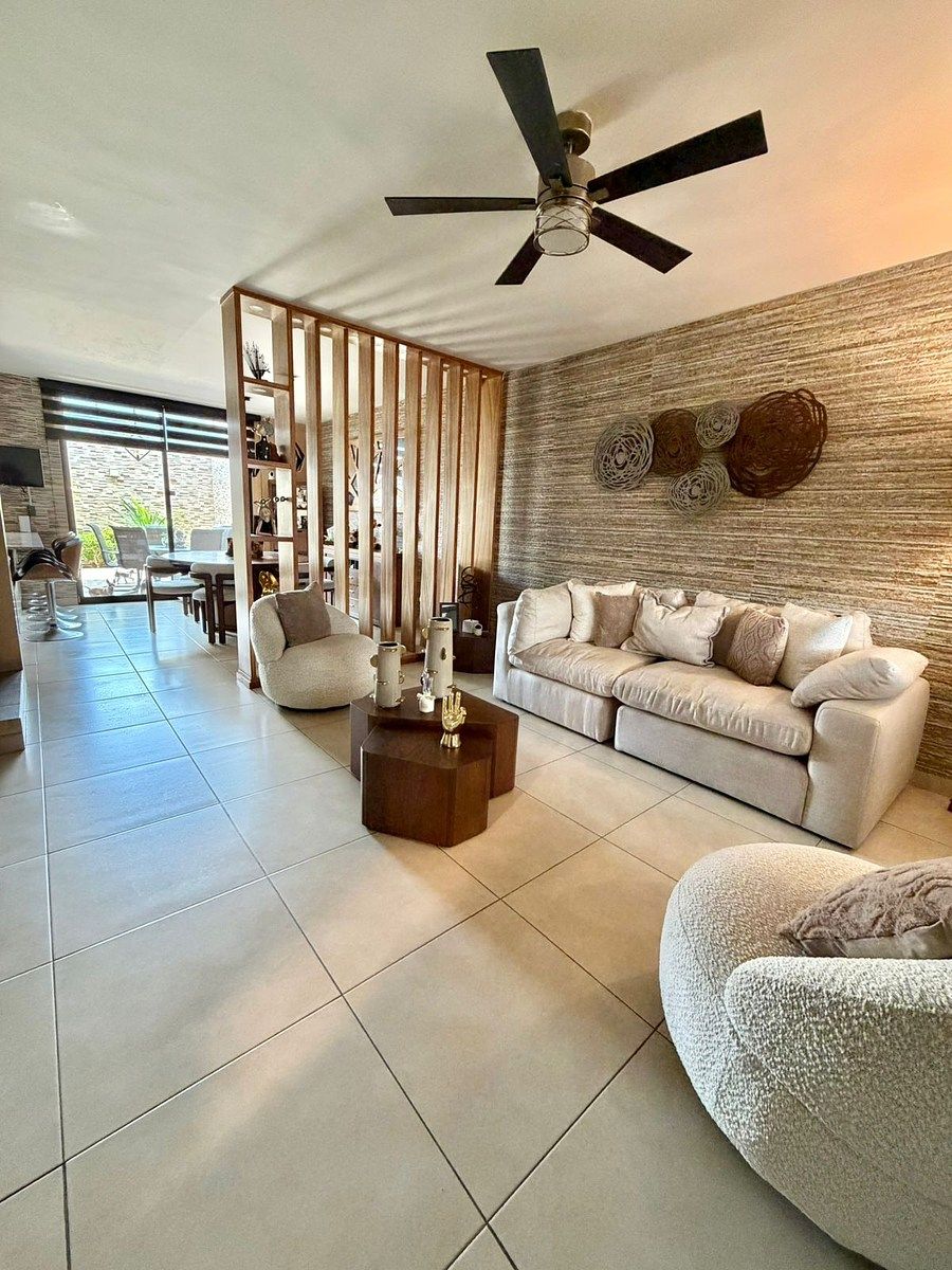 HOUSE FOR SALE WITH EXCELLENT SPACES, SANTA ANITA FOREST AREA, photo 1 of 17