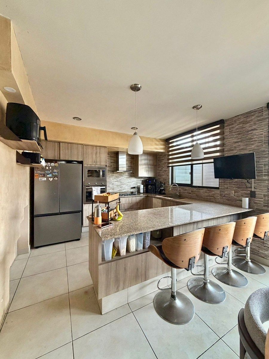 House in Gated Community in Bosques Santa Anita, Tlajomulco de Zúñiga, photo 2 of 17