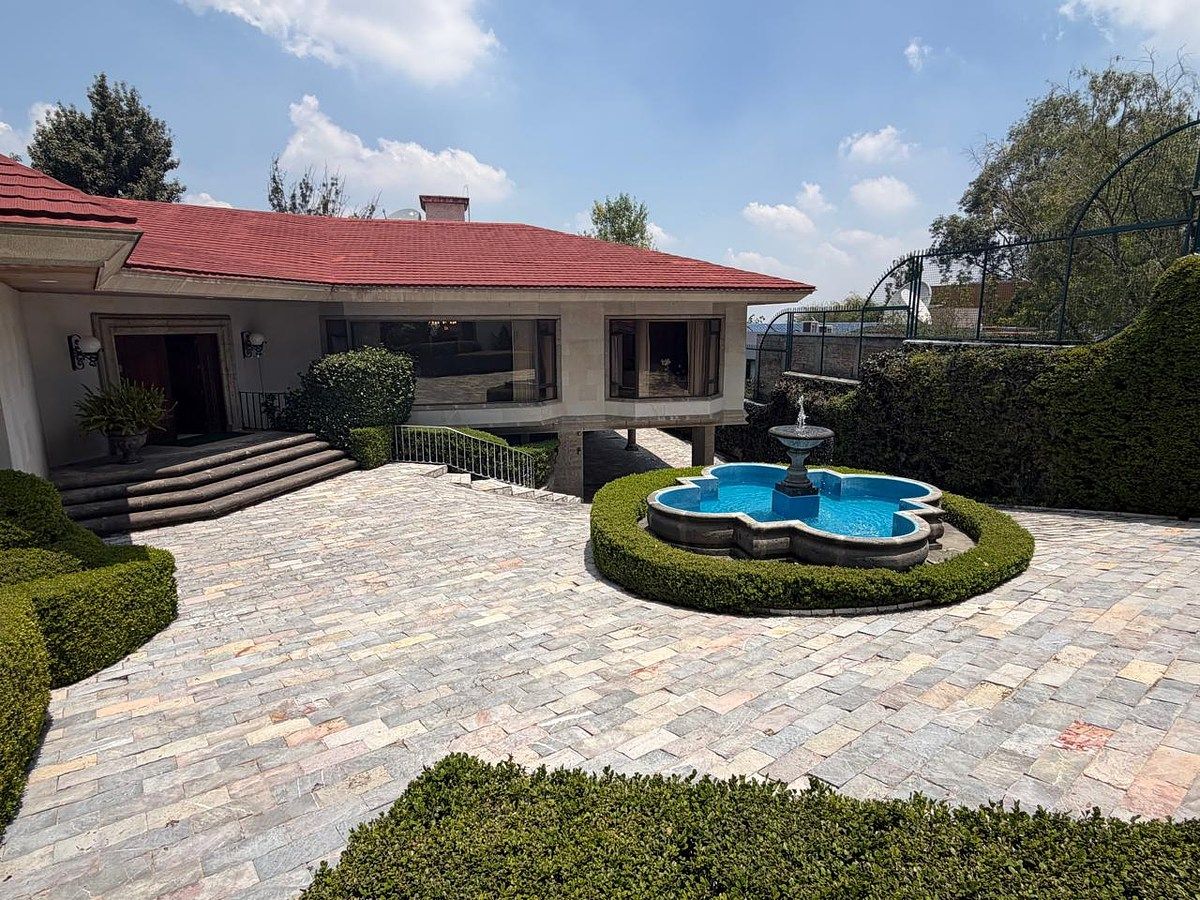 Casa à Venda em Bosques de las Lomas, foto 1 de 19