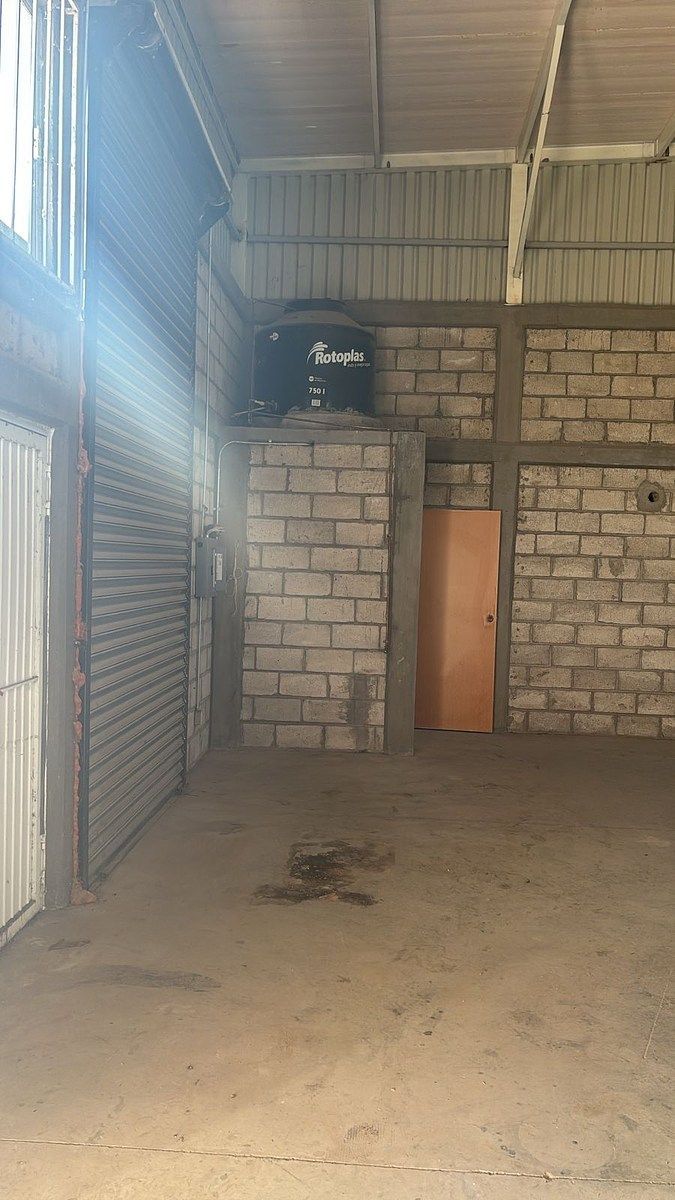 Bodega comercial en Pirámides, Corregidora, foto 3 de 4