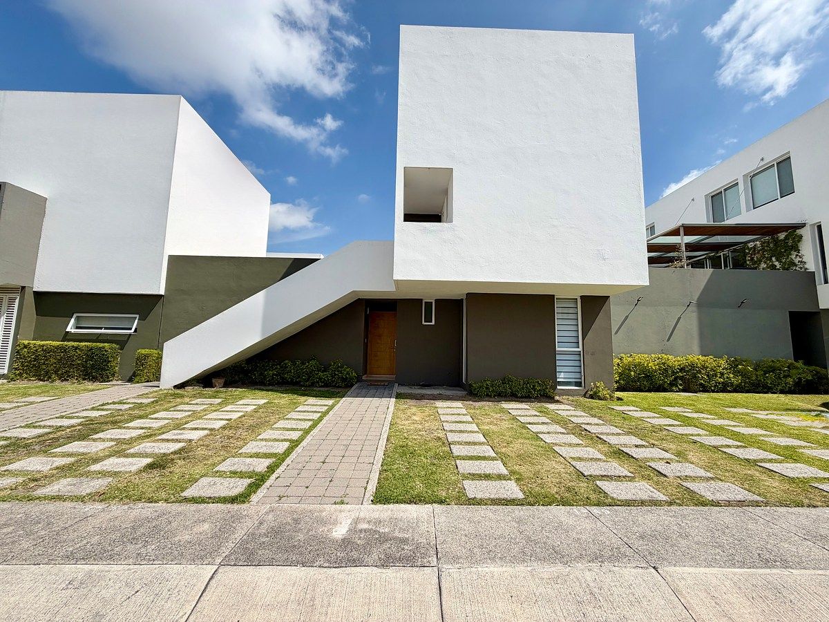 OPORTUNIDAD CASA TIPO LOFT EN EL MIRADOR, foto 1 de 22