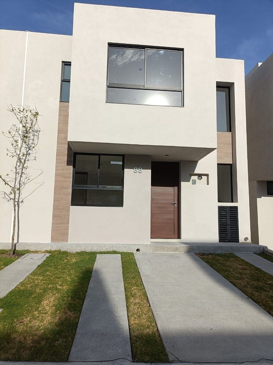 CASA EN VENTA CON RECAMARA EN PLANTA BAJA EN JURIQUILLA