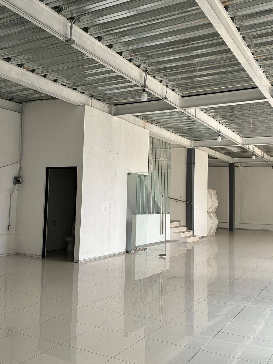 Building in Ciudad Satélite, Naucalpan de Juárez, photo 6 of 13