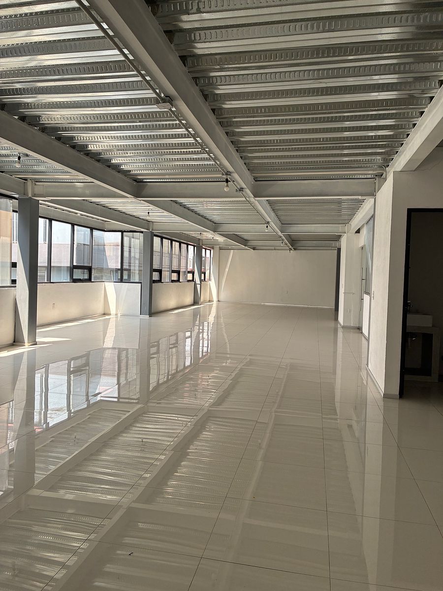 Building in Ciudad Satélite, Naucalpan de Juárez, photo 4 of 13