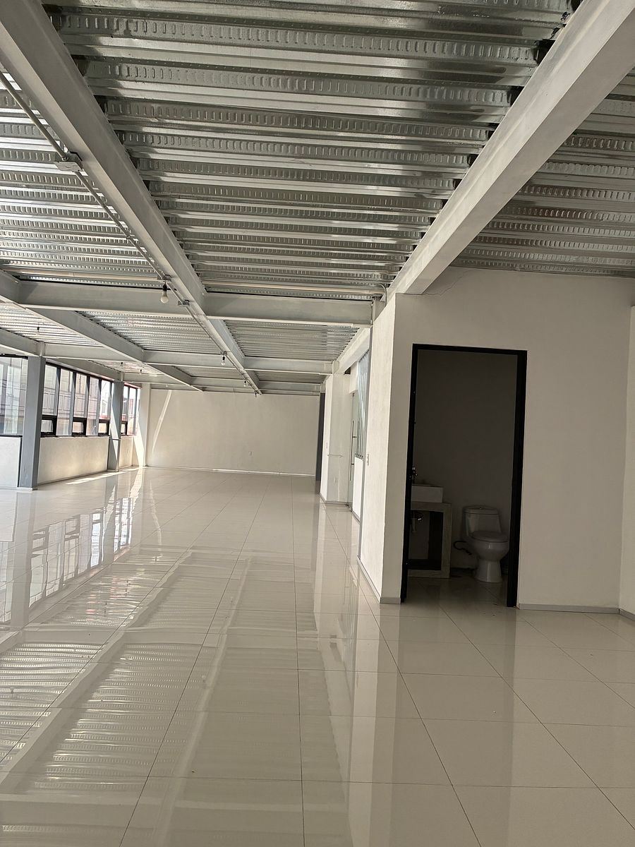 Building in Ciudad Satélite, Naucalpan de Juárez, photo 7 of 13