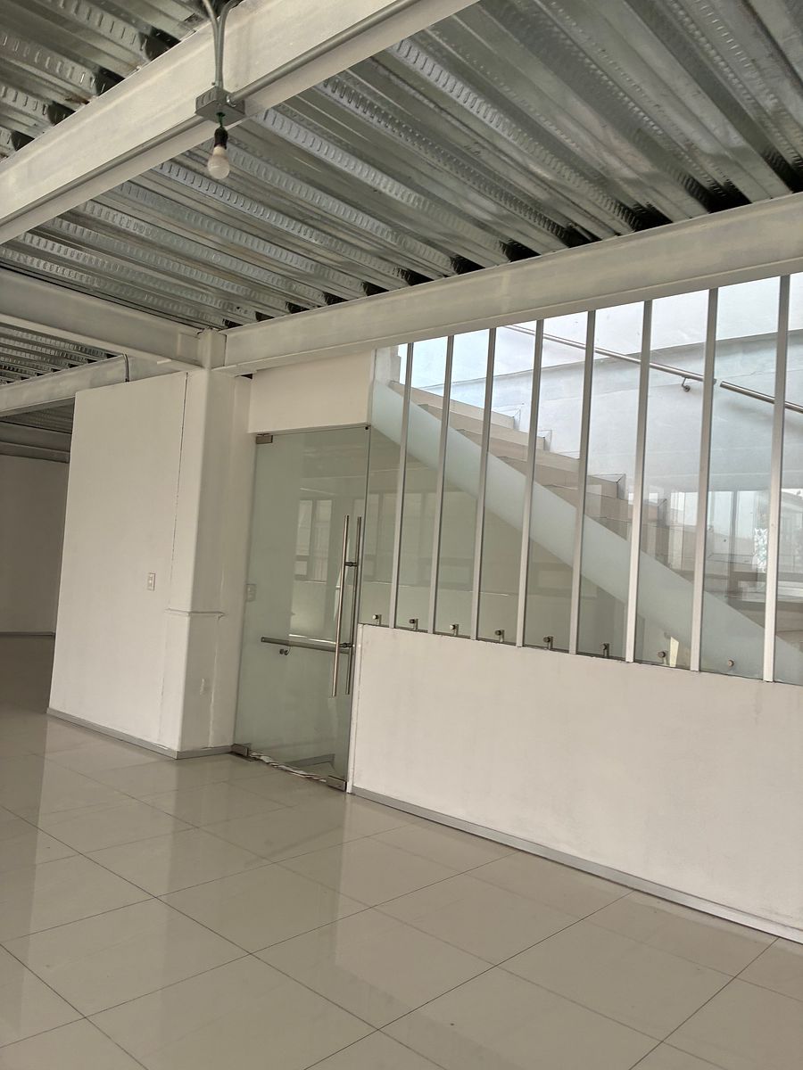 Building in Ciudad Satélite, Naucalpan de Juárez, photo 9 of 13