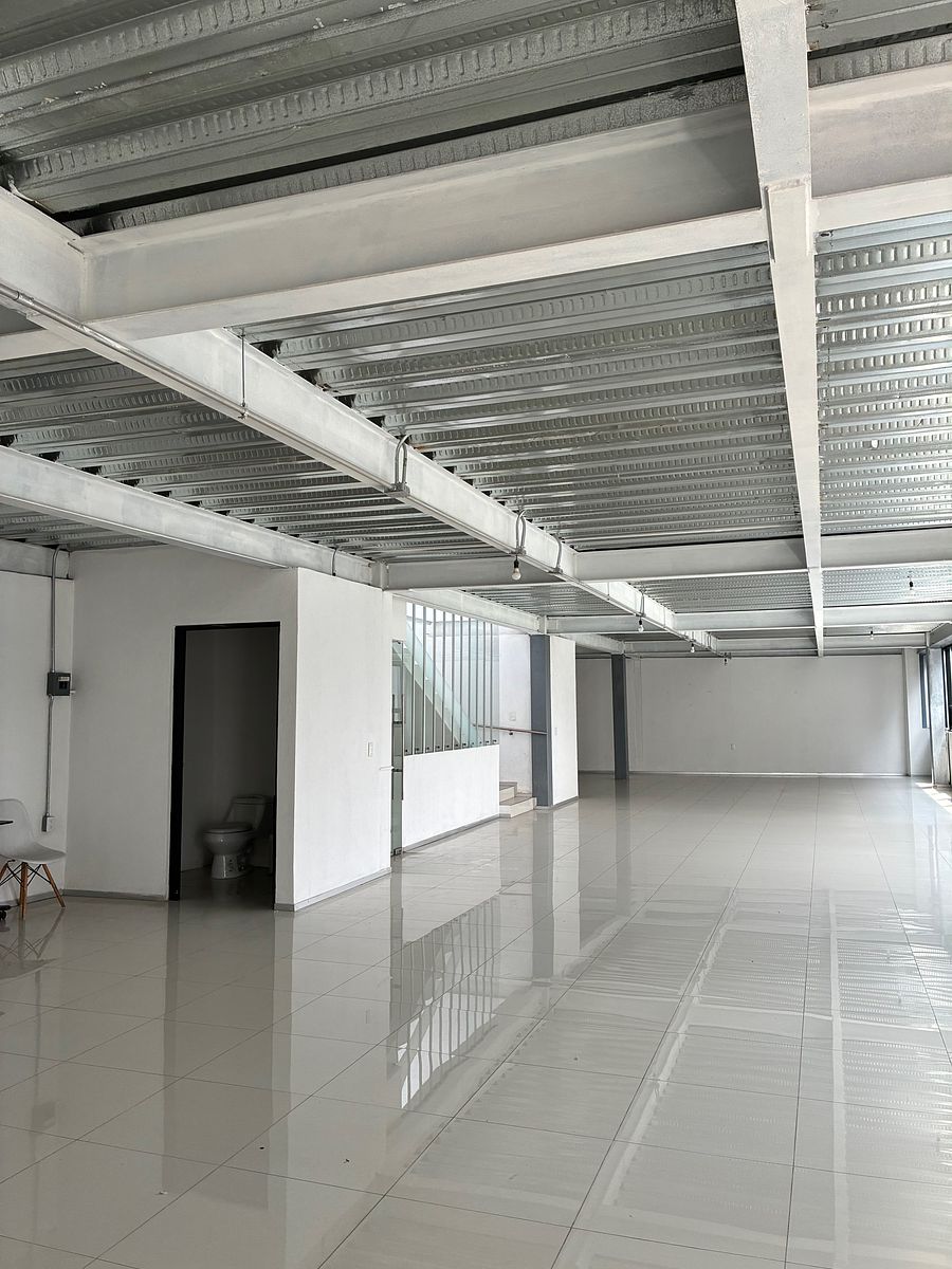 Building in Ciudad Satélite, Naucalpan de Juárez, photo 5 of 13