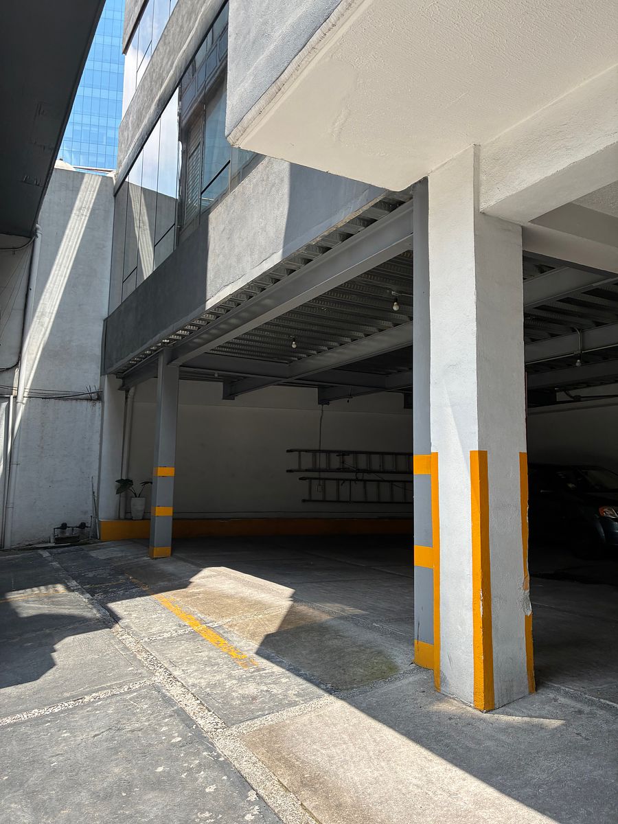 Building in Ciudad Satélite, Naucalpan de Juárez, photo 13 of 13