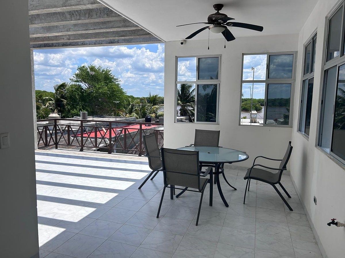 Casa à venda em Sisal ideal para hotel ou aluguel de quartos, foto 1 de 38