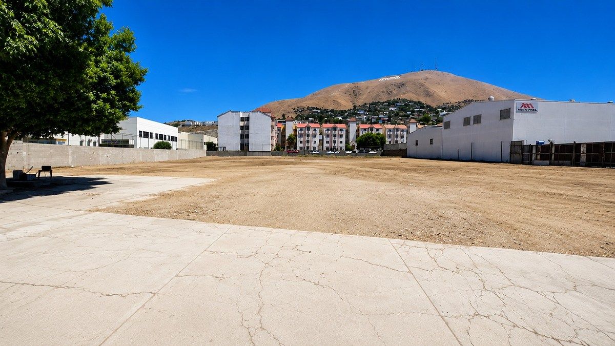 Terreno comercial en Insurgentes, Tijuana, foto 2 de 4