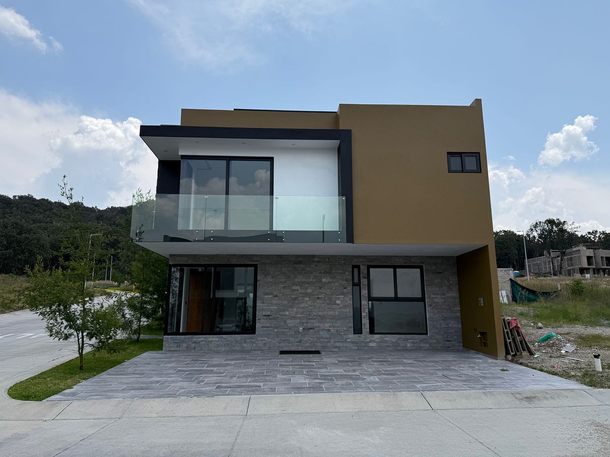 Casa Los Robles — Residência Nova com Terraço, foto 1 de 50