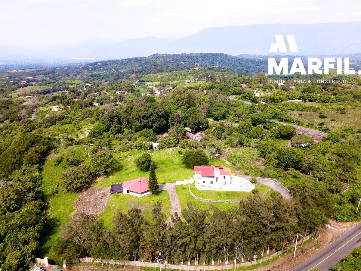 Casa de Campo en Venta 1 Hectárea de Terreno en Suchitlán Colima a Pie Carretera