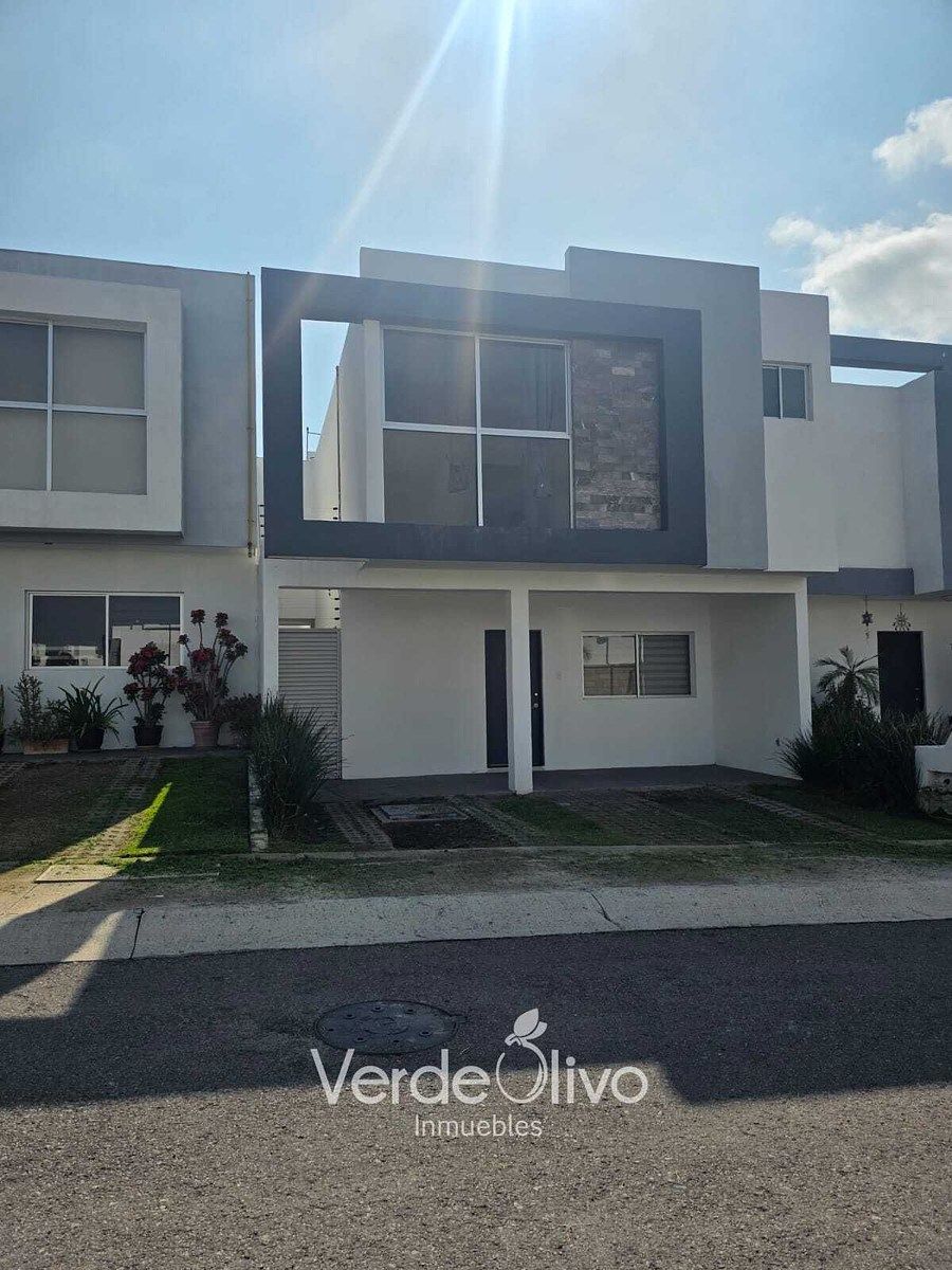 Renta casa en Cumbres de Juriquilla. 3 Rec c/baño. Priv con Alberca. Qro., foto 1 de 21