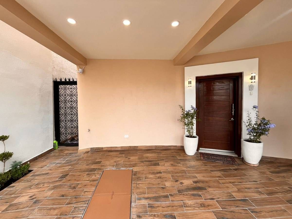 Casa em Provincia de Santa Clara Etapa I a La XII, Chihuahua, foto 2 de 11