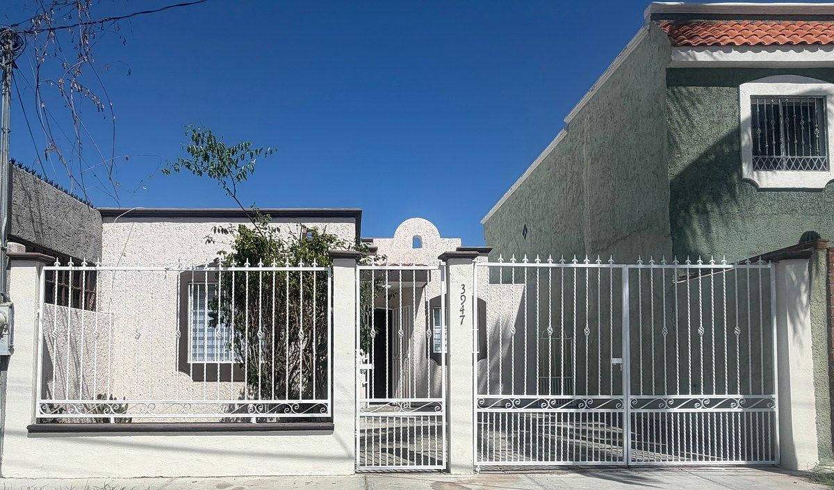 Fachada principal, foto 1 de 10