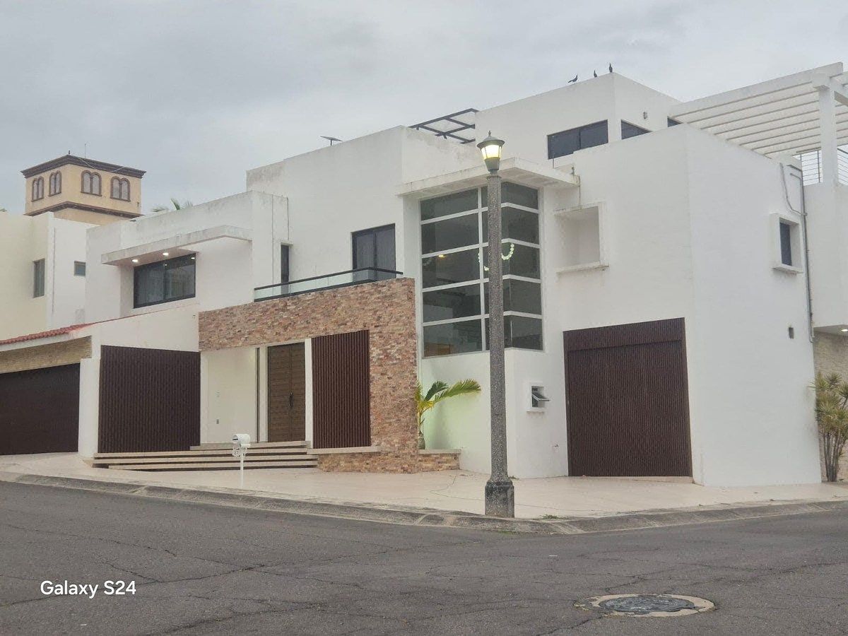 Casa en Venta Fracc. Lomas Residencial, Riviera Veracruzana., foto 1 de 31