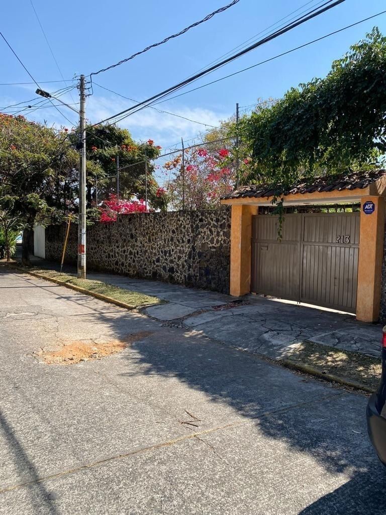 Casa en Venta en Lomas de Atzingo, Cuernavaca, foto 1 de 19