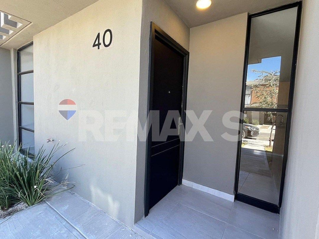 Casa em Zákia, El Marqués, foto 2 de 29