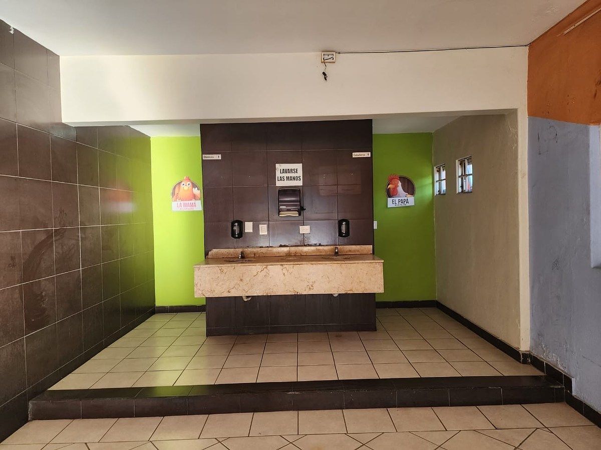 Acceso Baños, photo 2 of 10