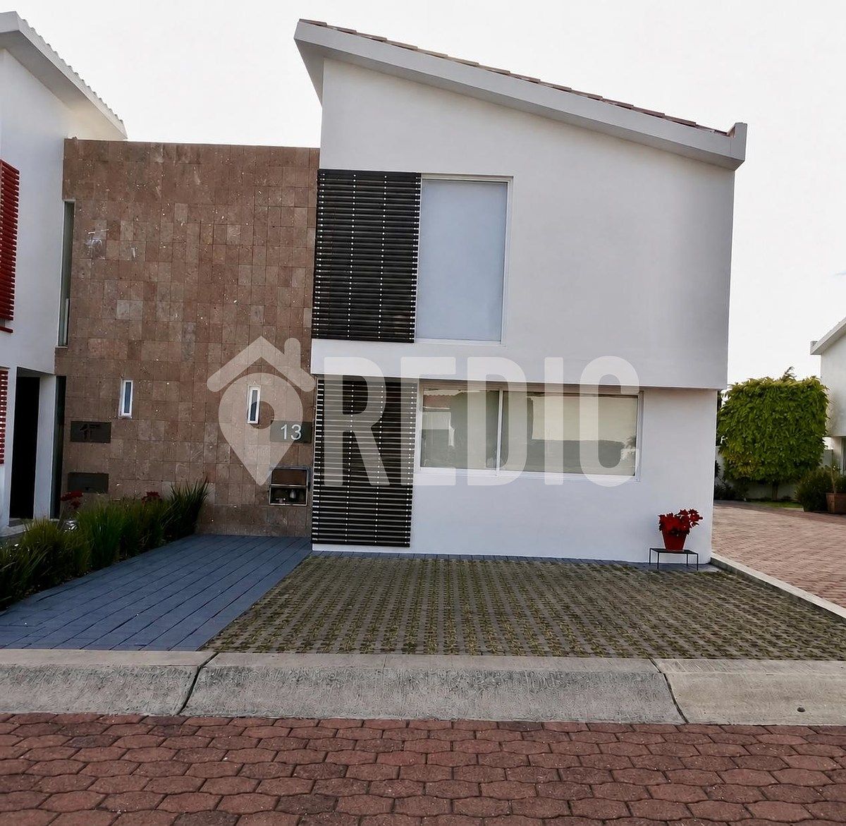 CASA EN RENTA EN PRIVADA JURIQUILLA, foto 1 de 31
