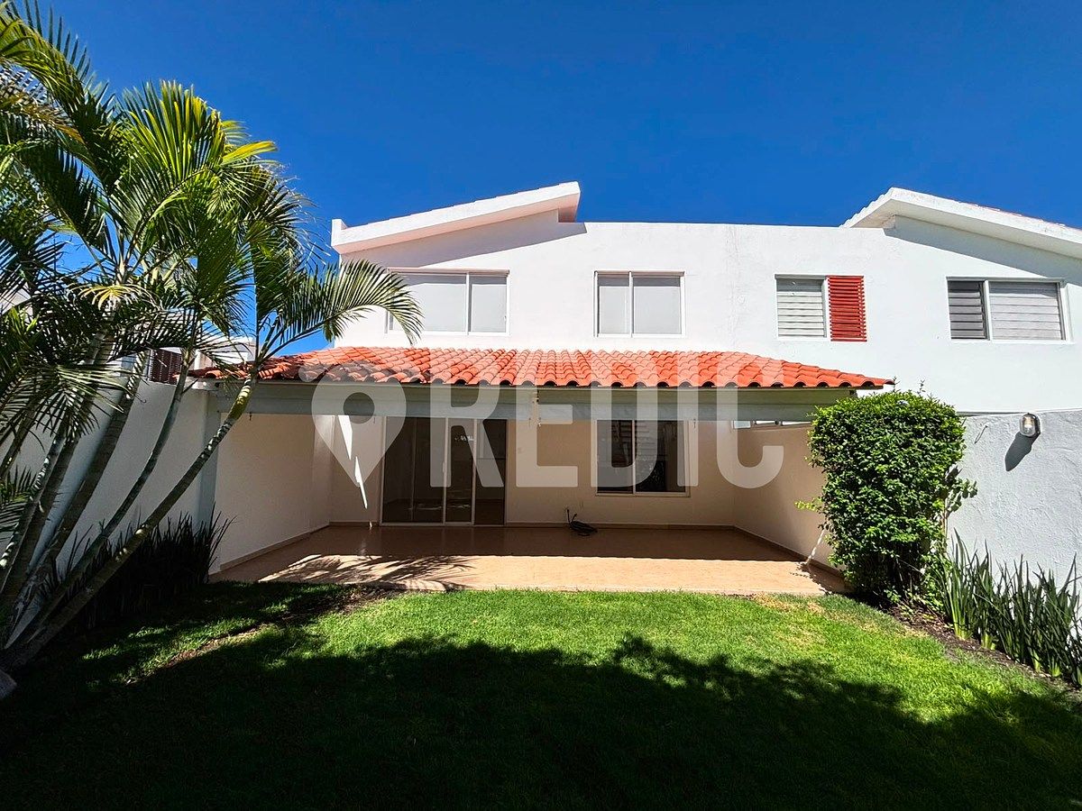 HOUSE FOR RENT IN JURIQUILLA PRIVATE, photo 1 of 36