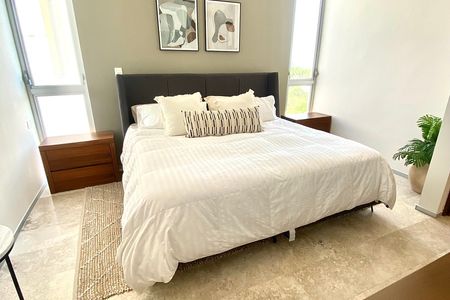 APARTMENT IN THE CITY