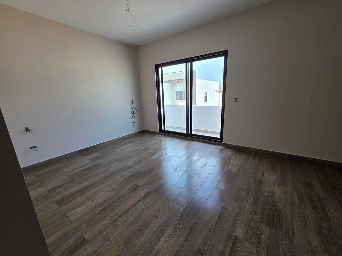 House for Sale in Residential Sienna, photo 1 of 16