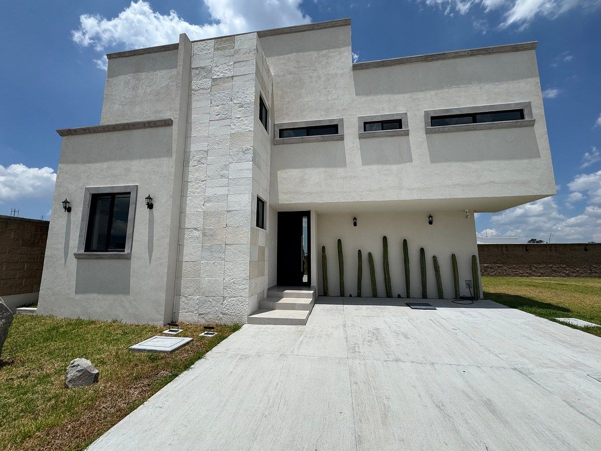 House in Gated Community in San José de la Amistad, San Miguel de Allende, photo 2 of 40