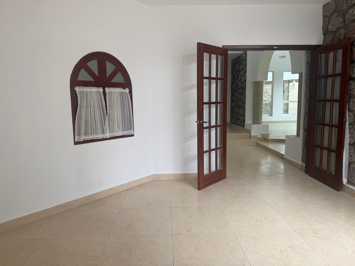 House in Gated Community in San Jorge, León, photo 4 of 31