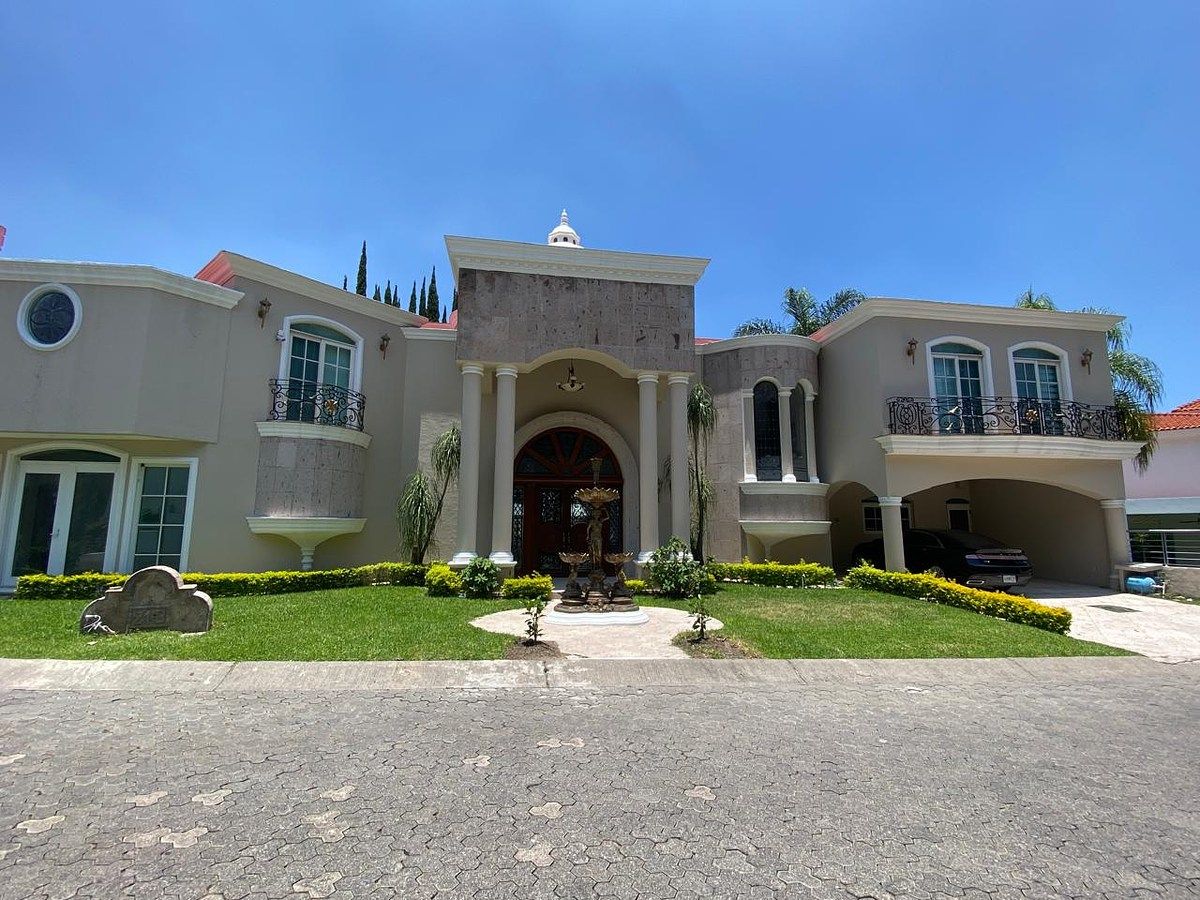House in Gated Community in Lomas Del Bosque, Zapopan, photo 2 of 38