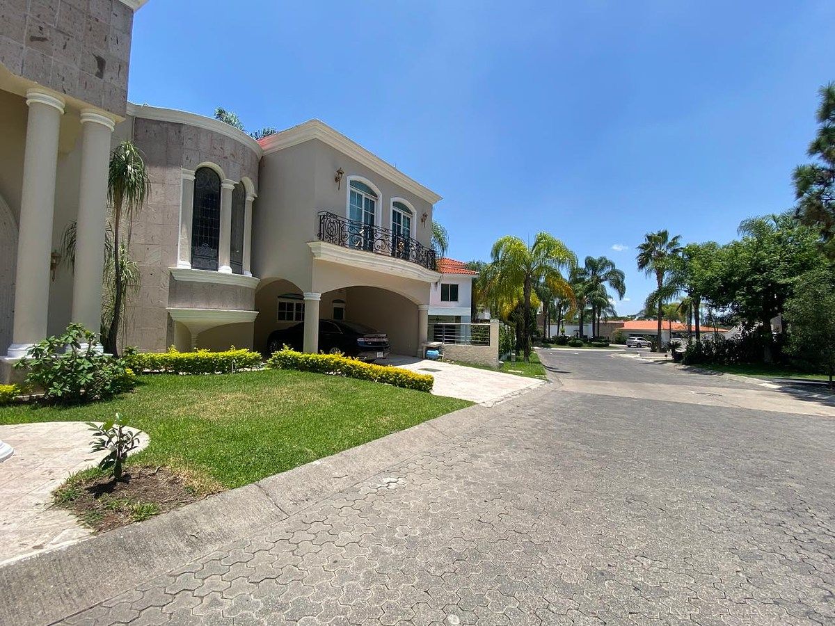 House in Gated Community in Lomas Del Bosque, Zapopan, photo 3 of 38
