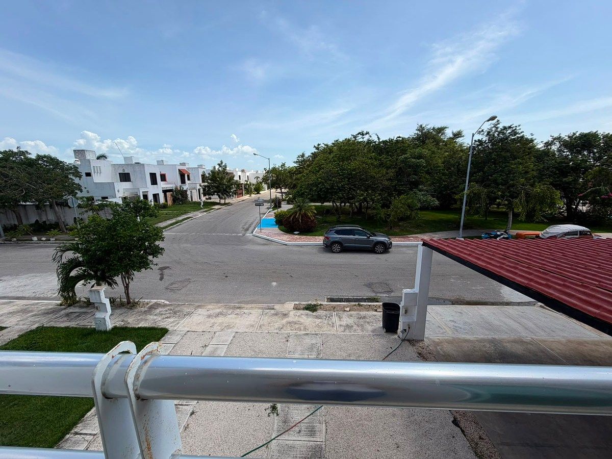 House in Gran Santa Fe, Mérida, photo 2 of 14
