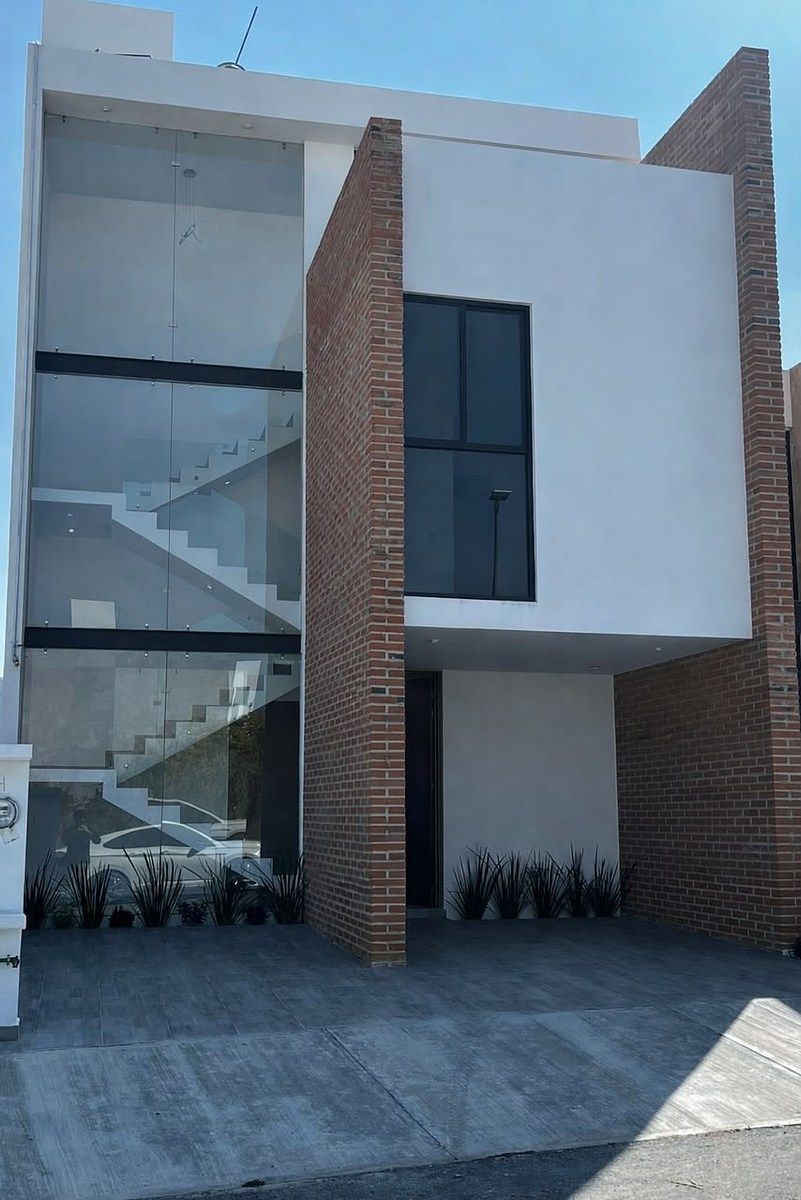 NEW HOUSE, photo 1 of 8
