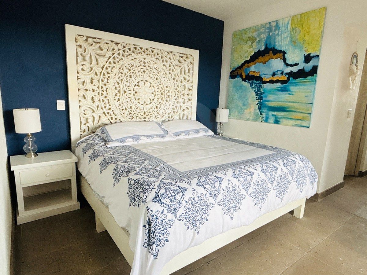Rent of PH apartment with 3 bedrooms and 2 terraces, photo 1 of 30