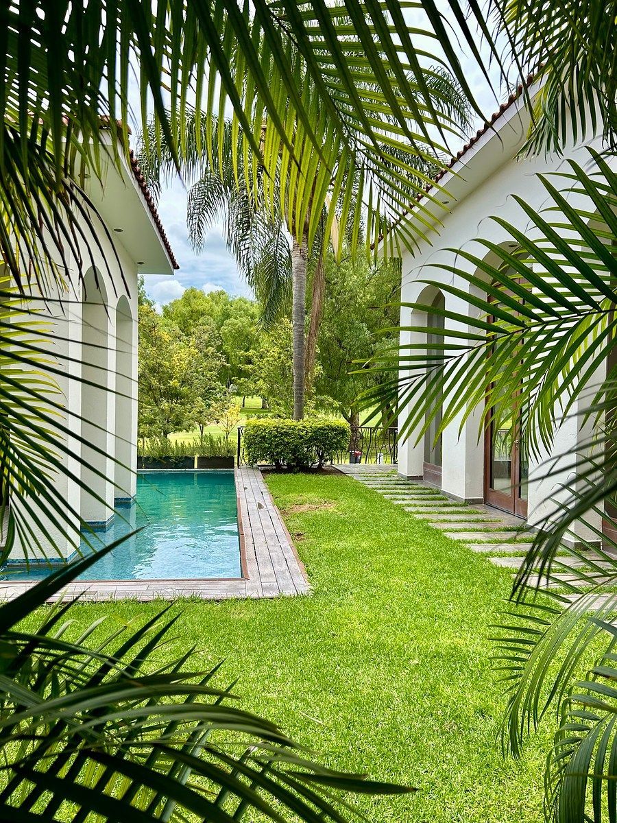 Majestic Luxury House / Views of the Golf Course, photo 1 of 16