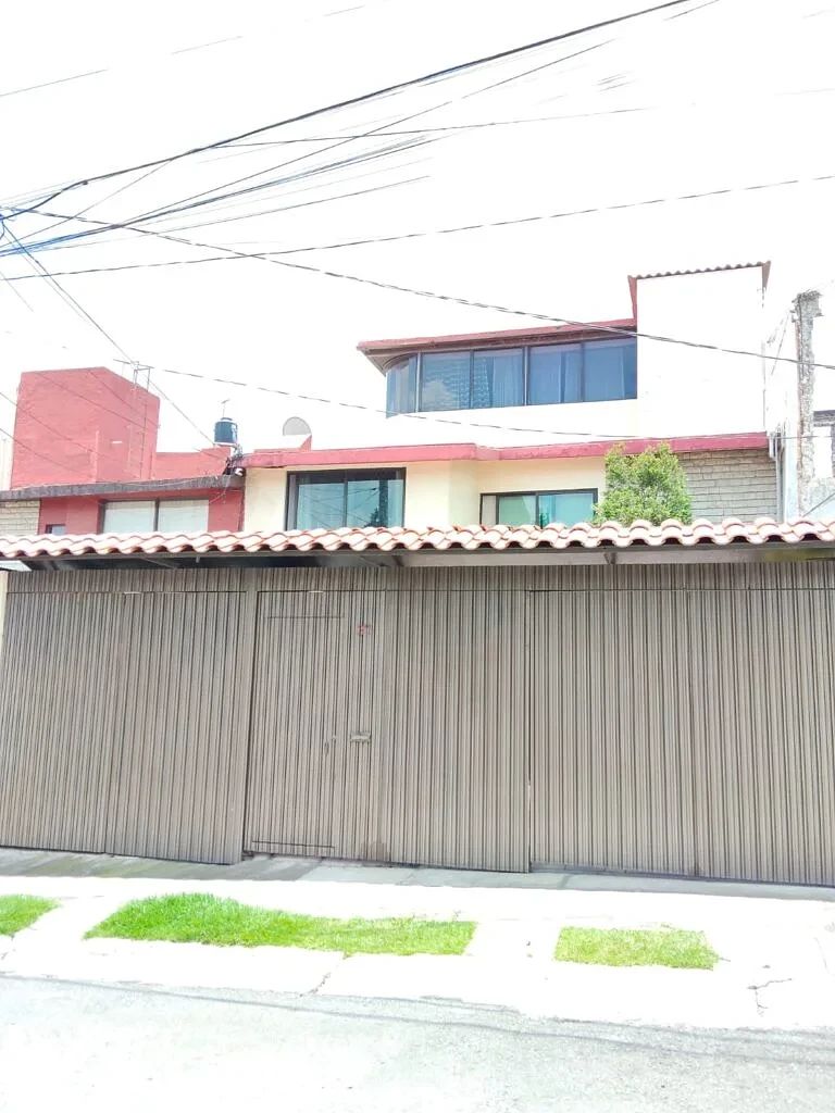 Casa en Venta en Jardines de Satélite, Naucalpan, foto 1 de 24